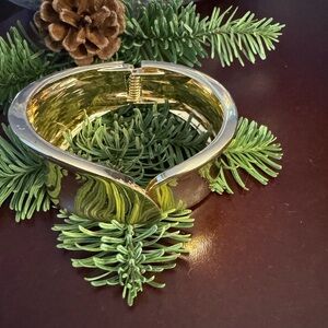 Elegant Gold Cuff Bracelet